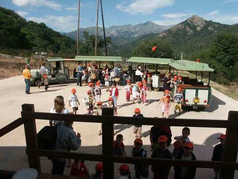 Retour des enfants du CLSH de Baléone.